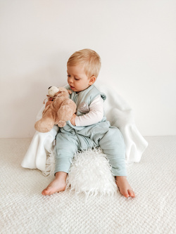 Śpiworek do spania z nogawkami | NATULINO® NATURALS LITTLE WALKERS | seledynowy |24-27°C | 1-warstwowy