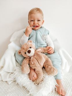 Śpiworek do spania z nogawkami | NATULINO® NATURALS LITTLE WALKERS | seledynowy |24-27°C | 1-warstwowy