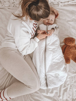 Śpiworek do spania dla niemowląt | NATULINO® BABYCOMFORT | White Leaves & Mint | 21-24°C | 2-warstwowy, nieocieplony