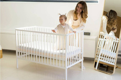 Łóżeczko dla niemowląt Natulino 120 x 60 z materacem DREAM Plain + SNUZA® HERO MD (Wyrób medyczny)